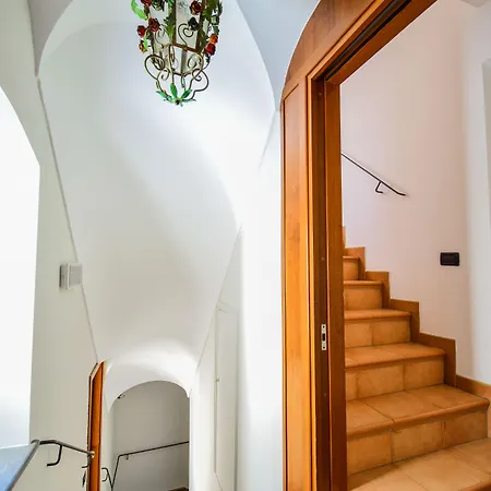 Ruggero Bed & Breakfast 3*