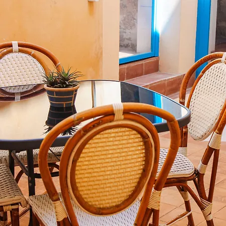 Bed and breakfast Ruggero 3*