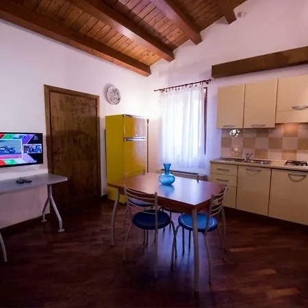 Alojamento de Acomodação e Pequeno-almoço Ruggero Cefalù